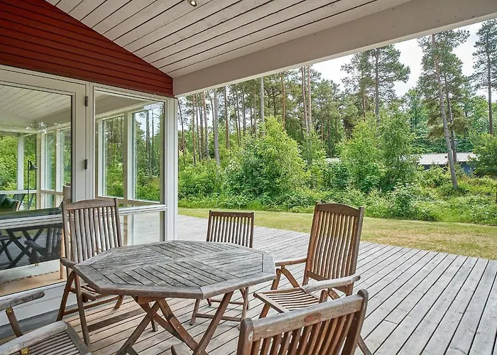 6 Person In Aakirkeby-by Traum Vester Somarken